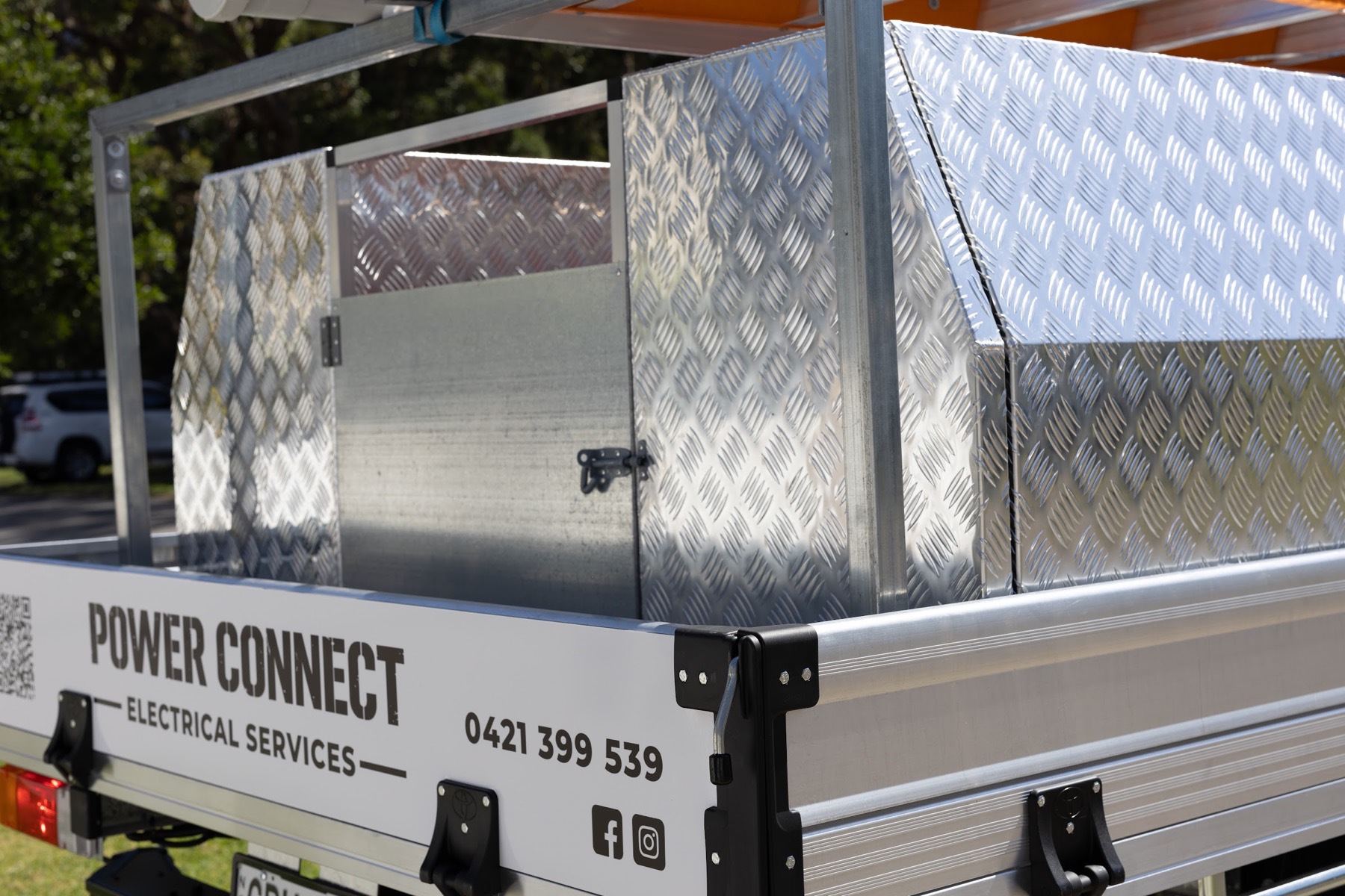The ute tray and canopy set up for work
